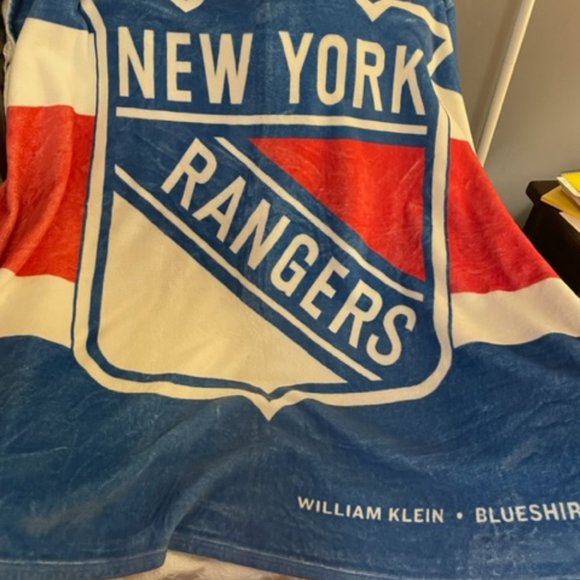 NY Rangers Season Subscriber Blueshirt Blue/White/Red Polyester Fleece Throw VGC - Picture 2 of 10